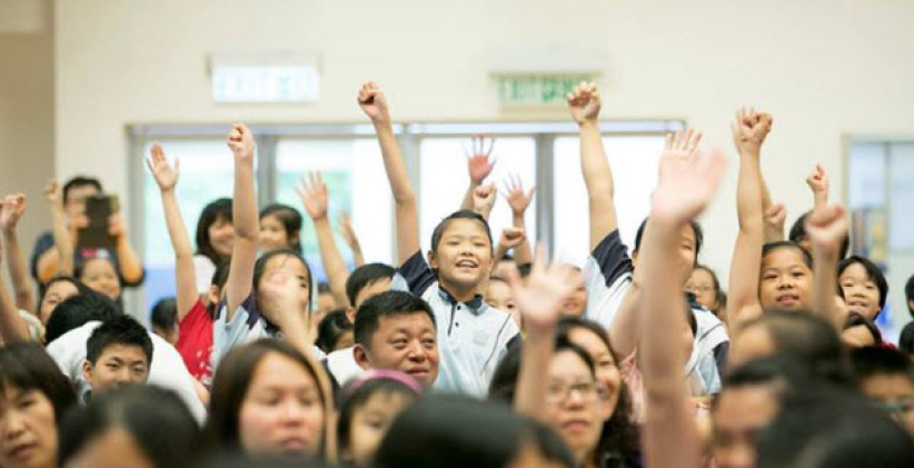 80後青年發動大眾為基層兒童義務補習 傳遞上帝的「一團火」