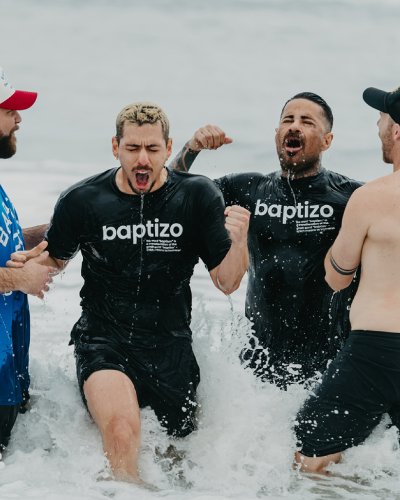 美国看见复兴！7700人南加州海滩同步洗礼