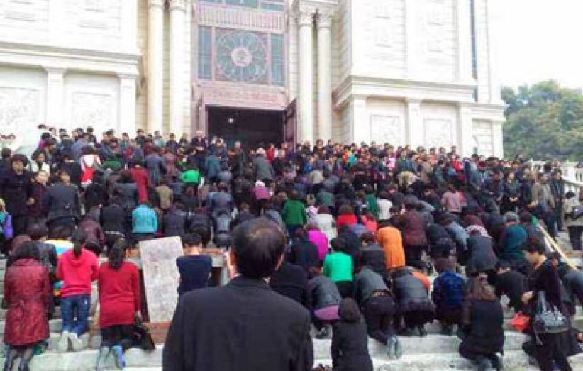 溫州教堂十字架招忌面臨爆破強拆 數千信徒守護