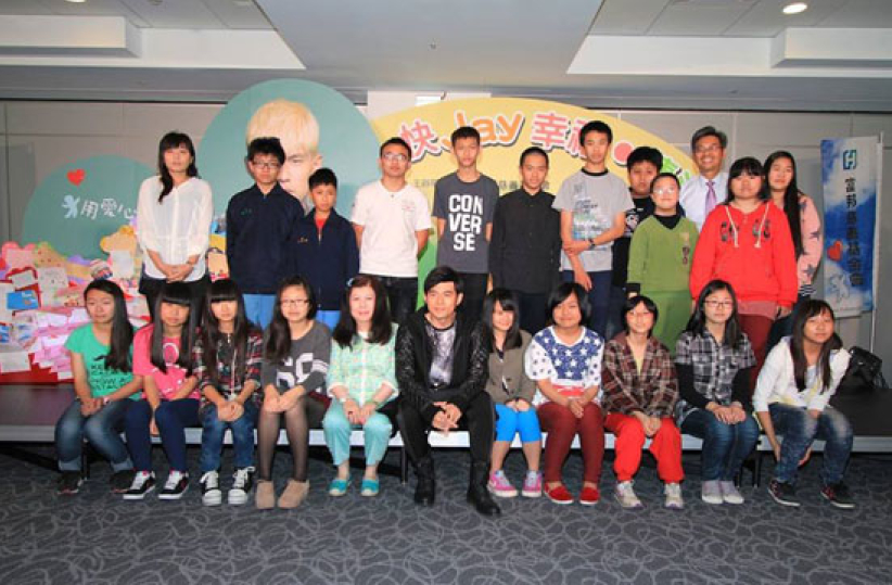 周杰倫爭做慈善天王 接力認養逾千學童