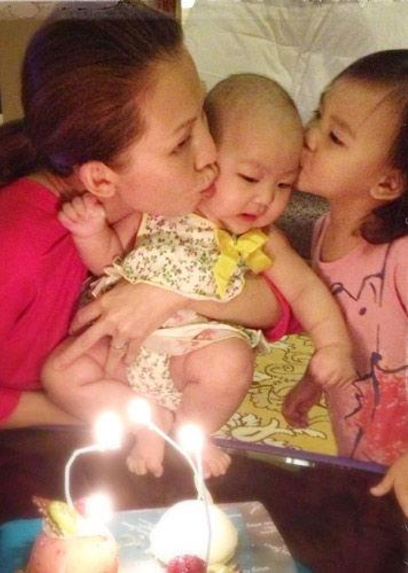 蔡少芬與愛女三人合照幸福滿瀉