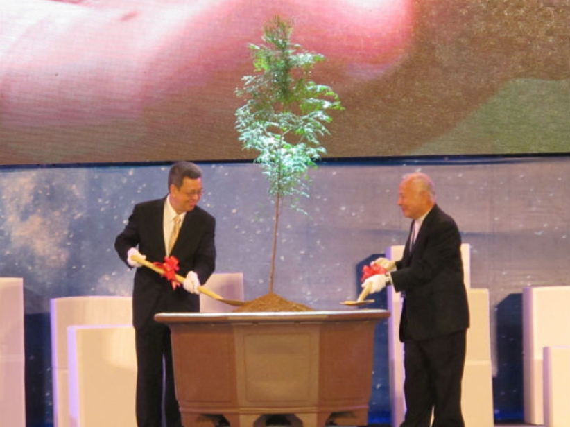 台湾国家祭坛万人祷告 开启国家70年新篇章