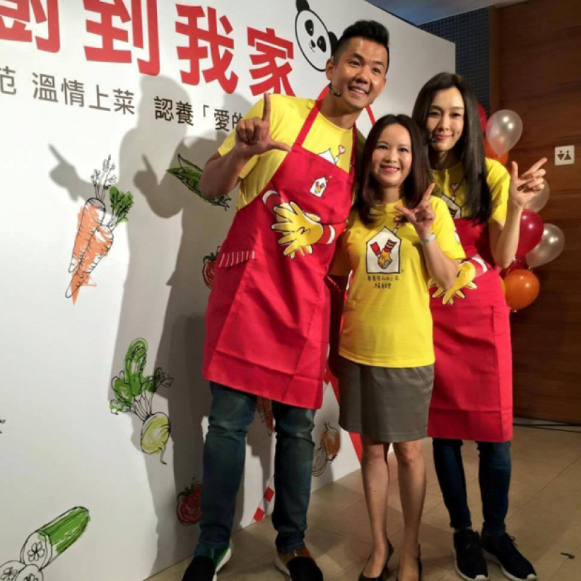 范范黑人贊助熊貓病房 望病童感受家的溫暖