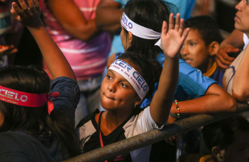 包樂拉美佈道四千青年歸主 願追求聖潔