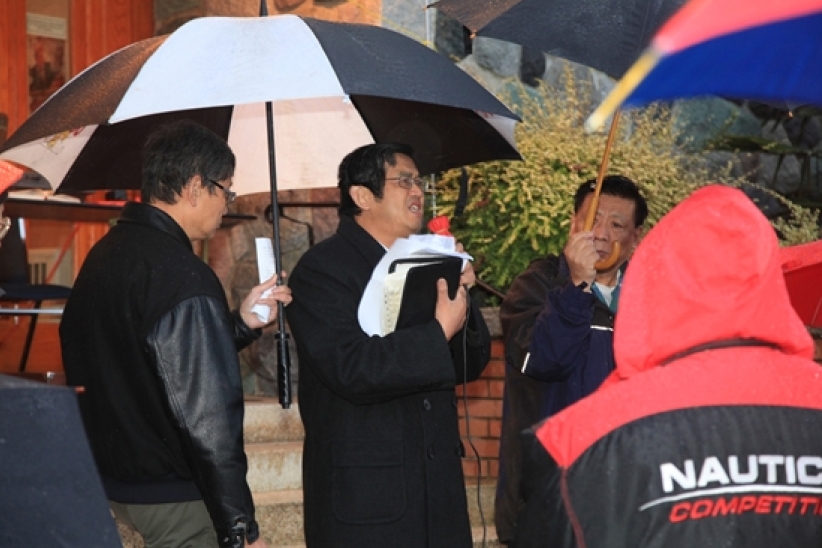大溫基督徒寒雨中 為北京守望教會代禱
