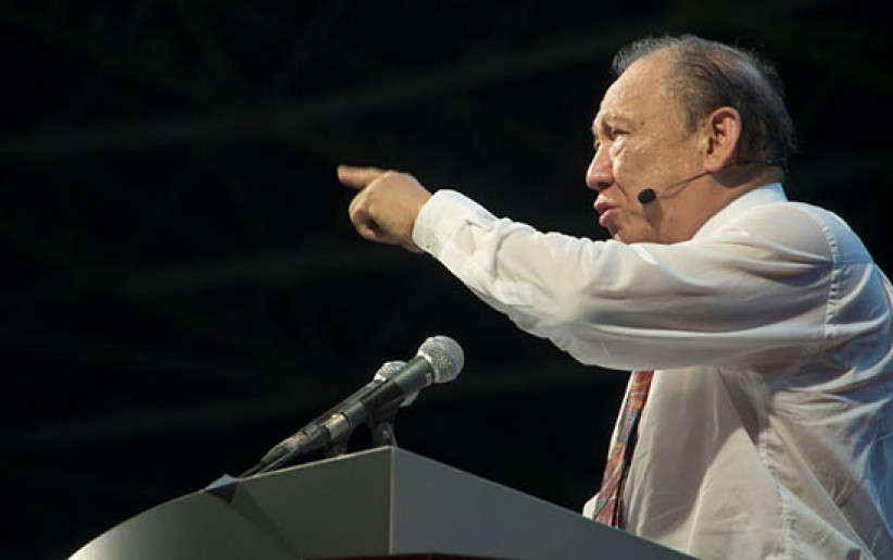 唐崇榮牧師印尼雅加達萬人佈道會多人決志