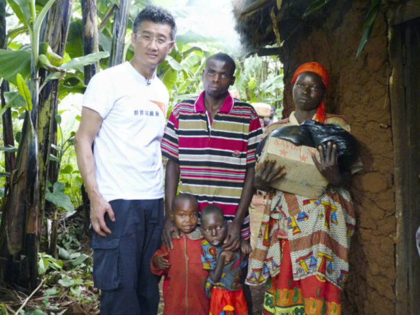 莫樹錦醫生首訪非洲　與助養囡囡會面　