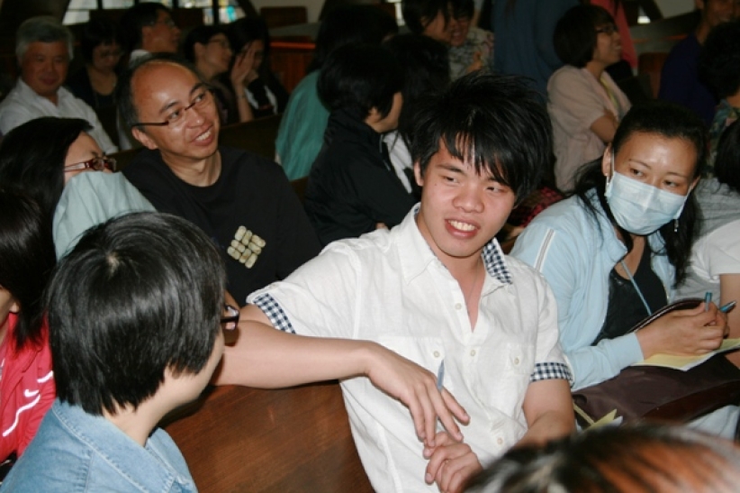 蔡醫分享「少年怕醜仔」銳變經歷 激發青年發現自我