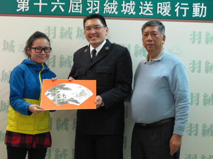 房祖名與救世軍寒冬送暖 同關注低收入長者 