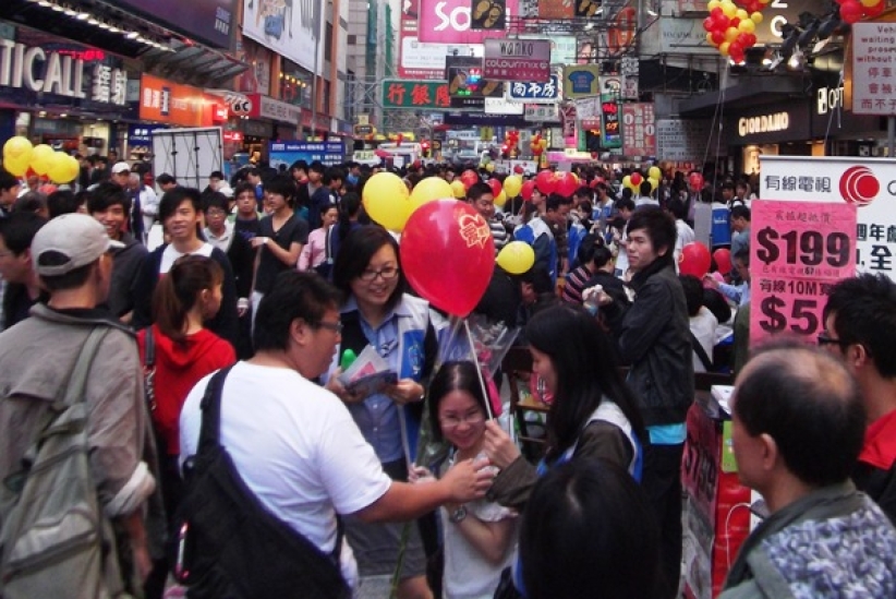 汽球糖水嘉年華 港九各地區街頭宣告「神是愛」