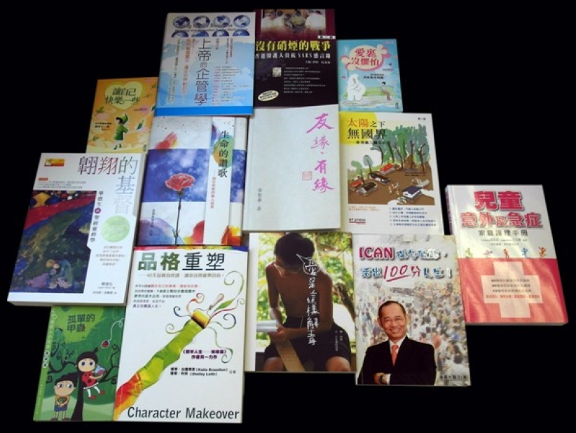 沈祖尧校长透过宣明会踊跃捐「书」