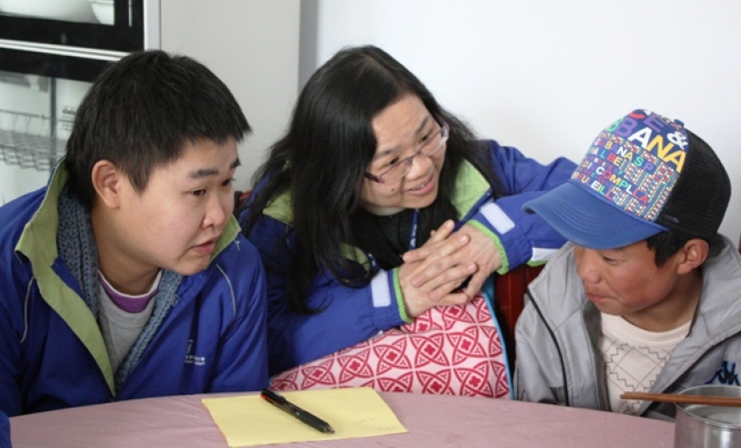 勵行會義工遠赴青海輔導災區學生 歌聲讓災童展笑臉