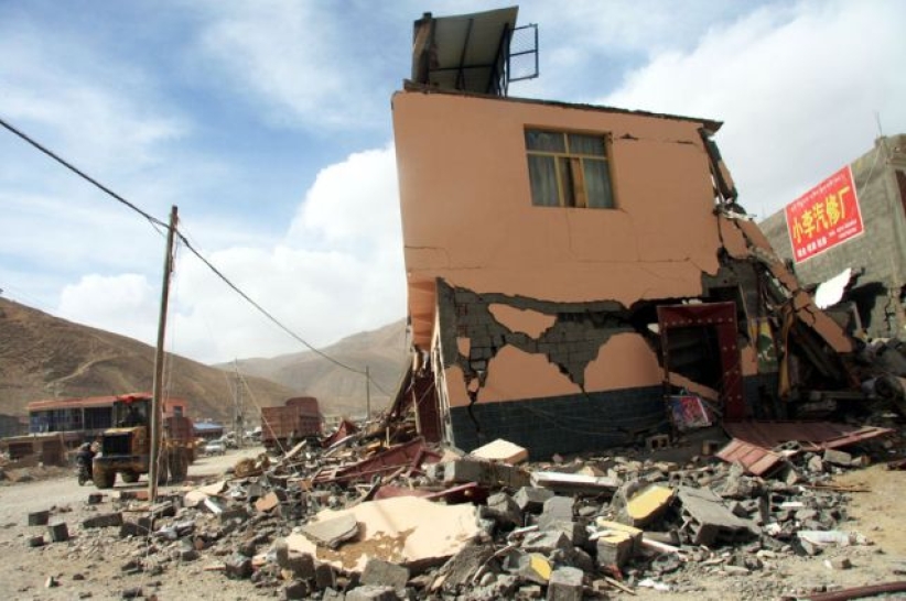 慈福行動十噸物資運抵玉樹 呼籲支持為災民帶來希望 