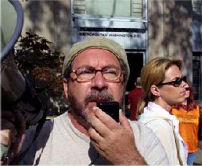 反对堕胎人士举行祈祷式的游行