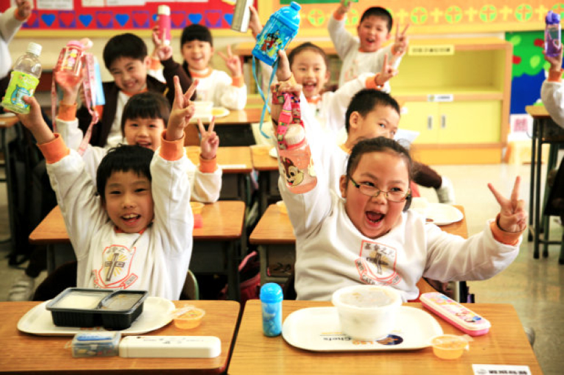 近十萬學生承諾只飲清水 省零用捐非洲建水井 