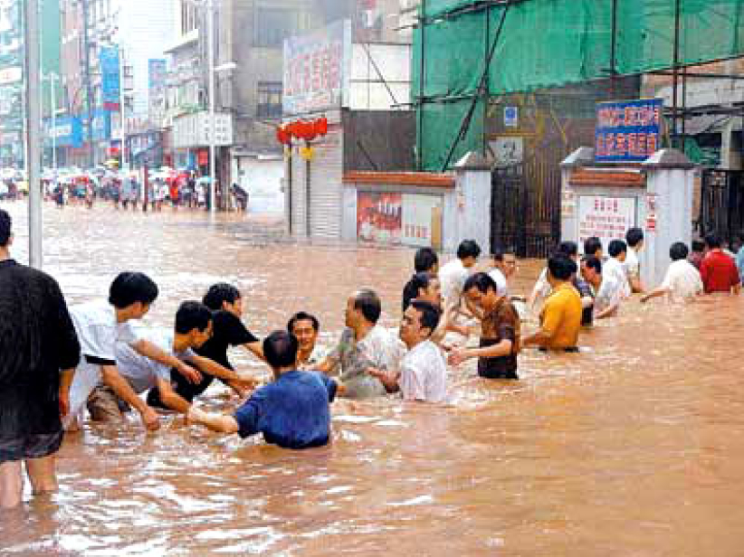 四川暴雨停歇 106人在洪災中喪生