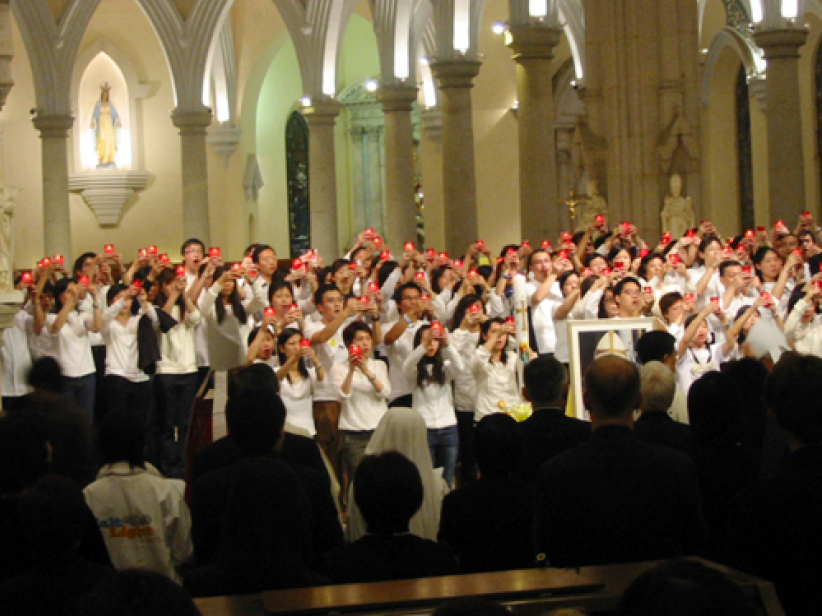 香港教區教宗安息彌撒七千人參加