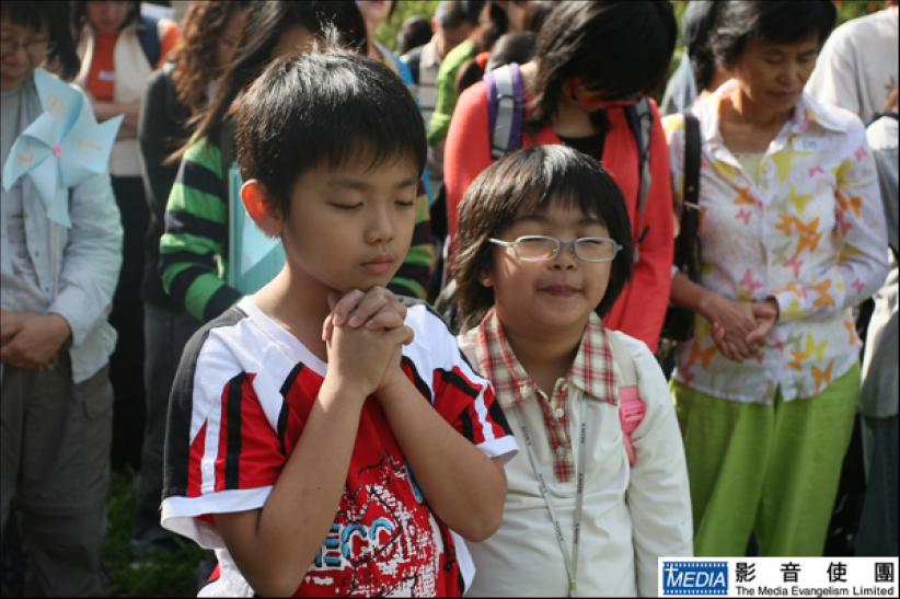 「創世深度行」步行籌款逾400人出席支持