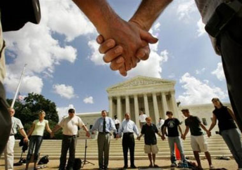 布殊总统提名罗伯茨出任最高法院首席大法官