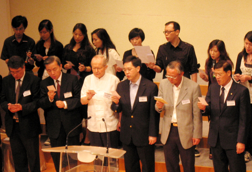 近二千名信徒、牧者及政府高官同為四川禱告