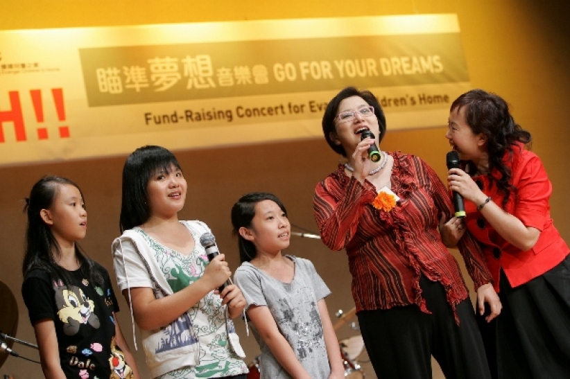 劉海若接受「積極人生大使」殊榮