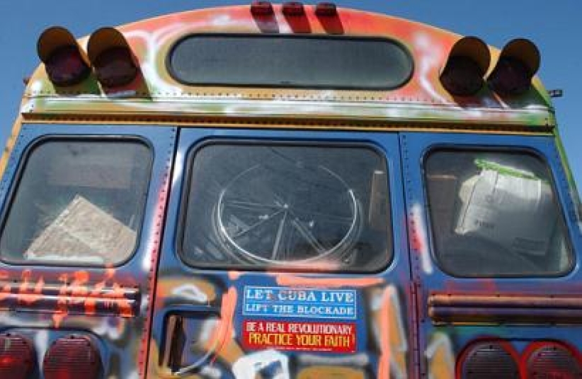 牧师和平促进会将100吨援助物资带到古巴