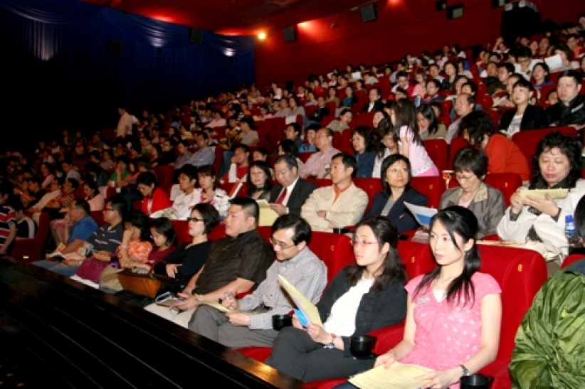 全新粤语版《帝皇密令︰信徒受难曲》 江华、吴宗文牧师配音