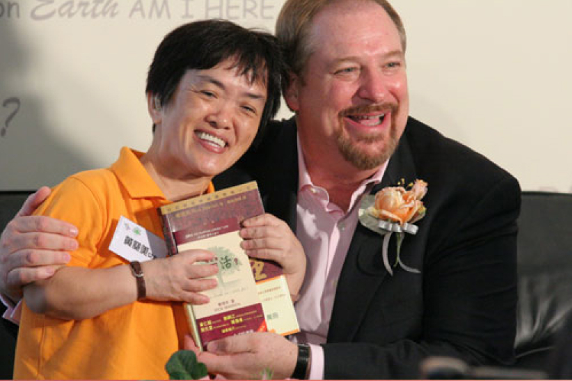 華理克牧師出席「祝福香港」送書行動