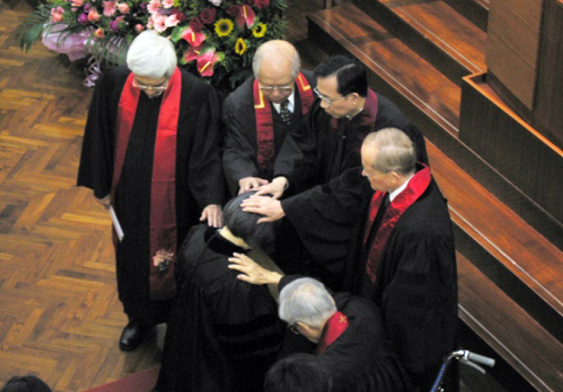 李宝珠院长获授牧师圣职 感激见证神恩手陶造