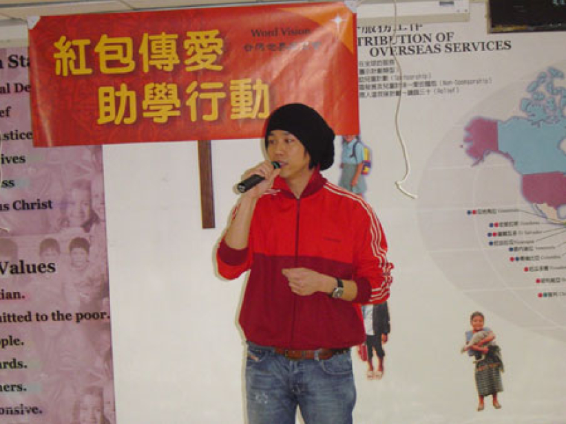 陶喆訪花蓮偏遠部落關懷貧童 分享「奇異恩典」