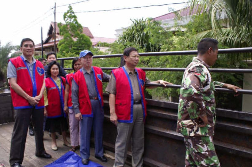 印尼華人基督徒洪水賑災行動顯博愛