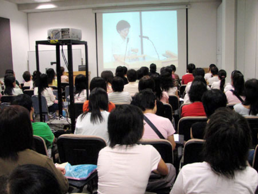 「家庭妇女神学」讲座吸引近500来宾