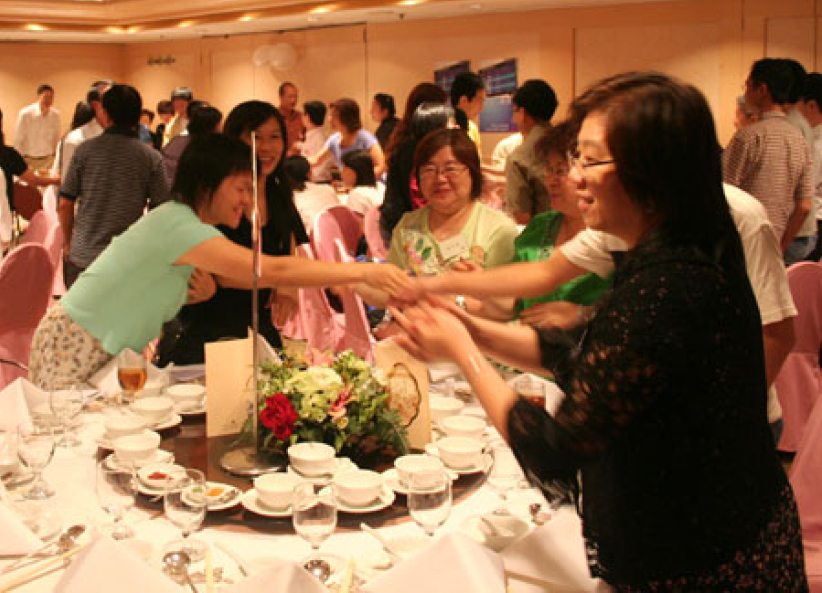 启发邀请全港市民吃饭9月启动