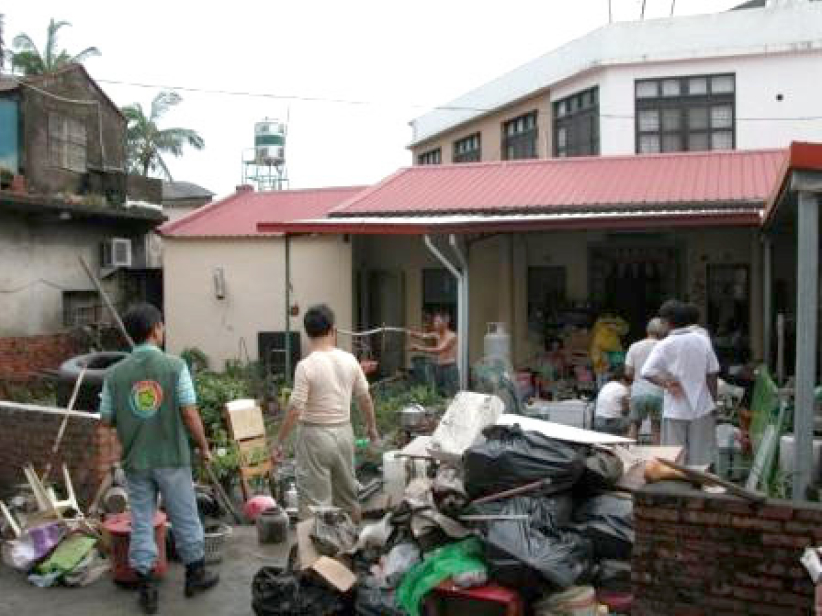 台灣救助協會與眾教會 上山下水參與救災
