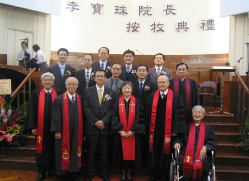 李宝珠院长获授牧师圣职 感激见证神恩手陶造