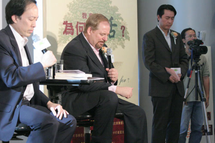 華理克牧師出席「祝福香港」送書行動