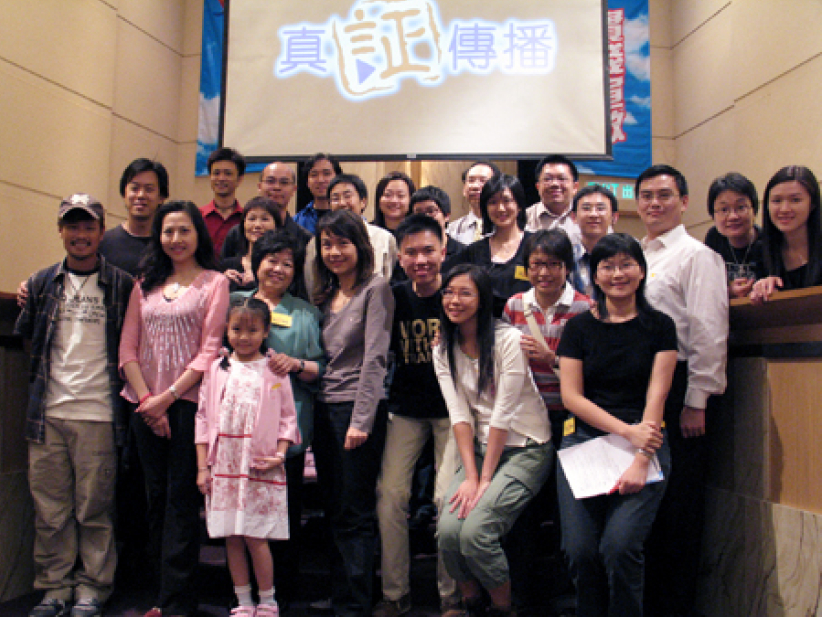 「快樂的謊言」 首映昨晚結束 Dora帶出喜樂的秘訣