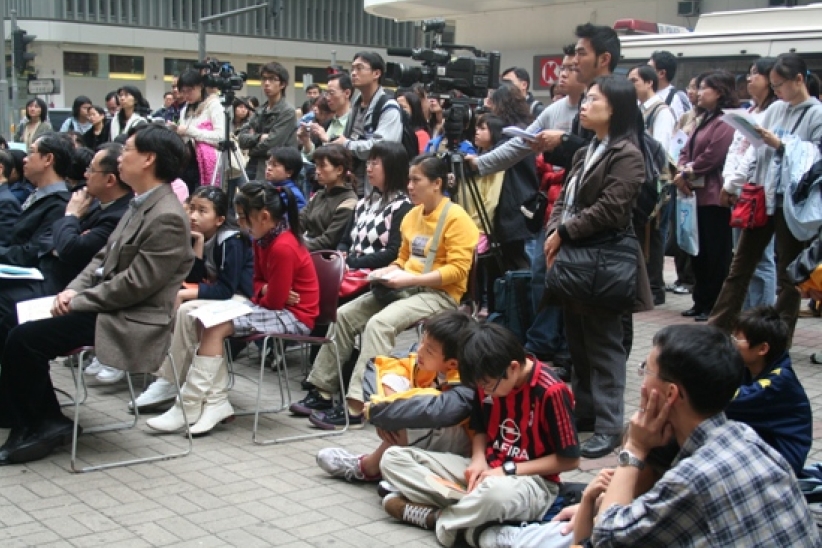 謙卑服侍 為貧童洗腳 「禁食馬拉松」24小時祈禱聚會舉行