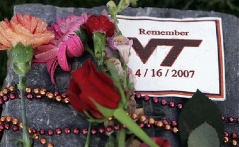 全美各州政府為維大默哀一分鐘