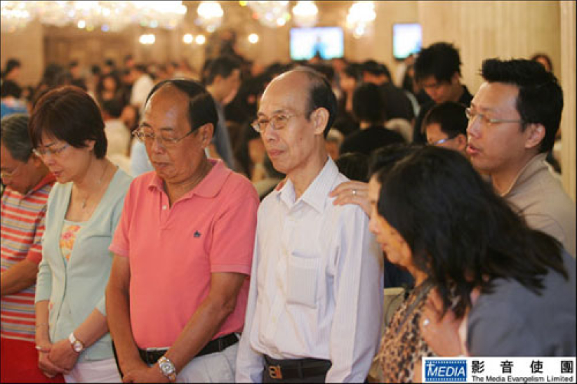 「金色彩虹」粵劇演藝見證晚宴 逾五十位長者及青年決志信主 