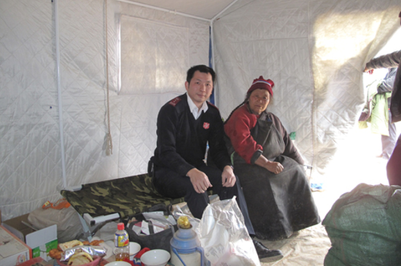 救世軍6千張摺床送青海災民抗嚴寒 