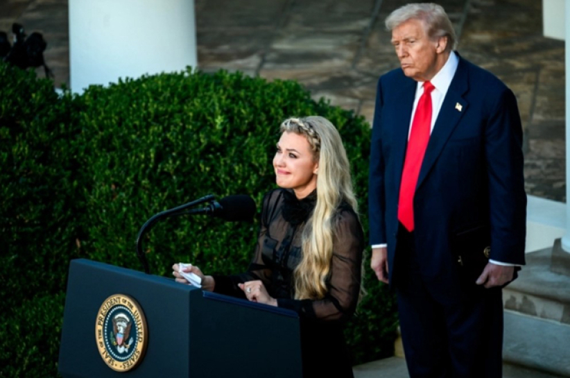 特朗普追授查理·柯克帶十字架的「總統自由勛章」 