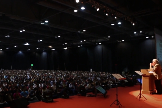 約翰·派博牧師安慰中國受逼迫教會：在苦難中仍存喜樂