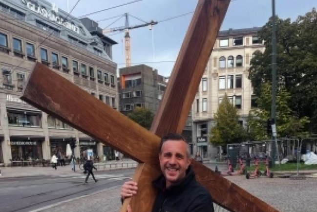 「十字架行旅者」在奢華國度摩納哥遭罕見攔阻