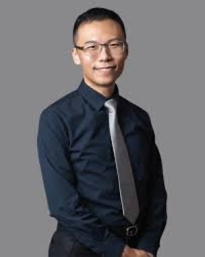 現任華福中心總幹事的董家驊牧師