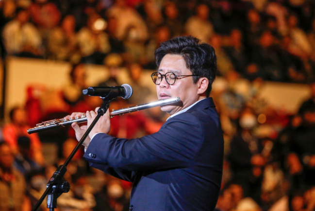 「上帝，請與我一同演奏！」韓裔長笛演奏家宋松樹生命翻轉故事