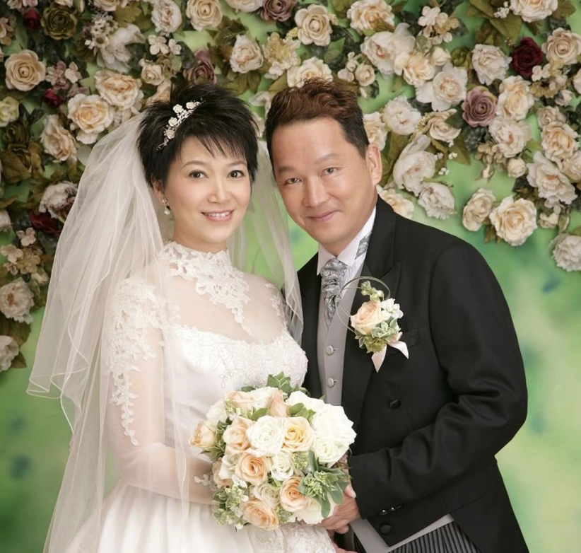 陳敏兒與廖啟智愛情長跑8年後於1987年步入婚姻。