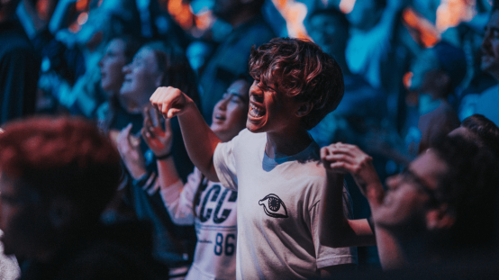 young worshipper
