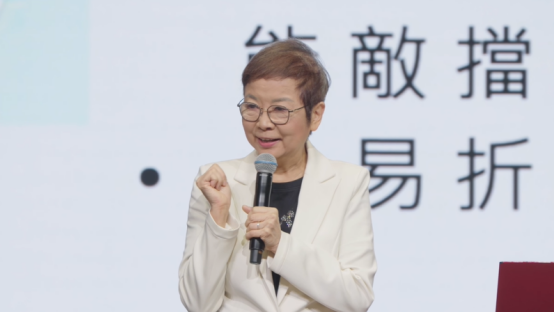 羅乃萱師母