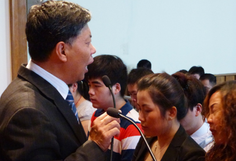 張伯笠牧師紐約佈道 逾百名信徒獻身